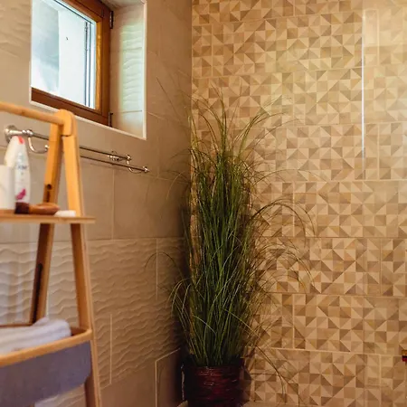 Erdőszéli Házikó *